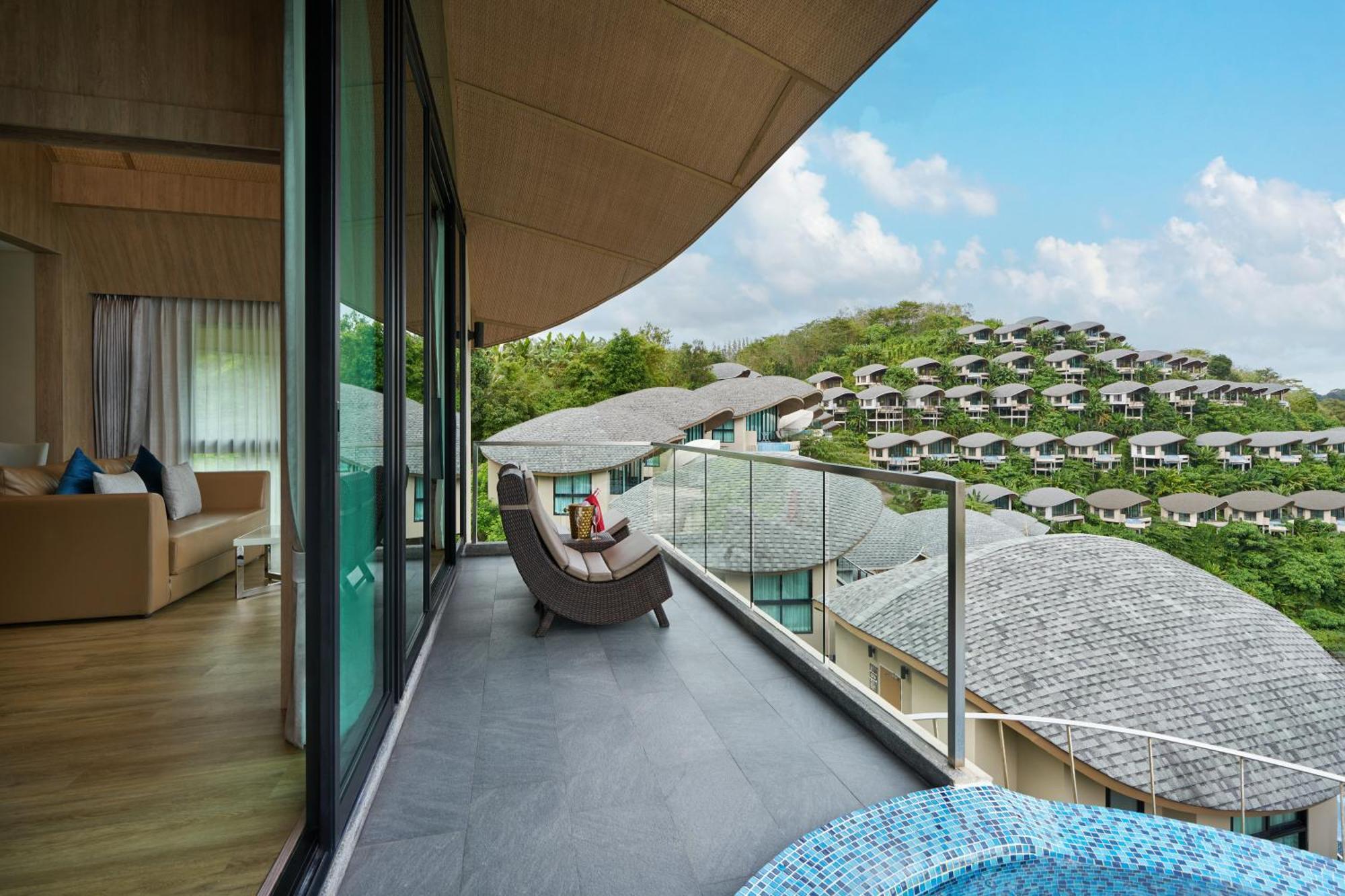 Patong Bay Hill Hotel Eksteriør billede