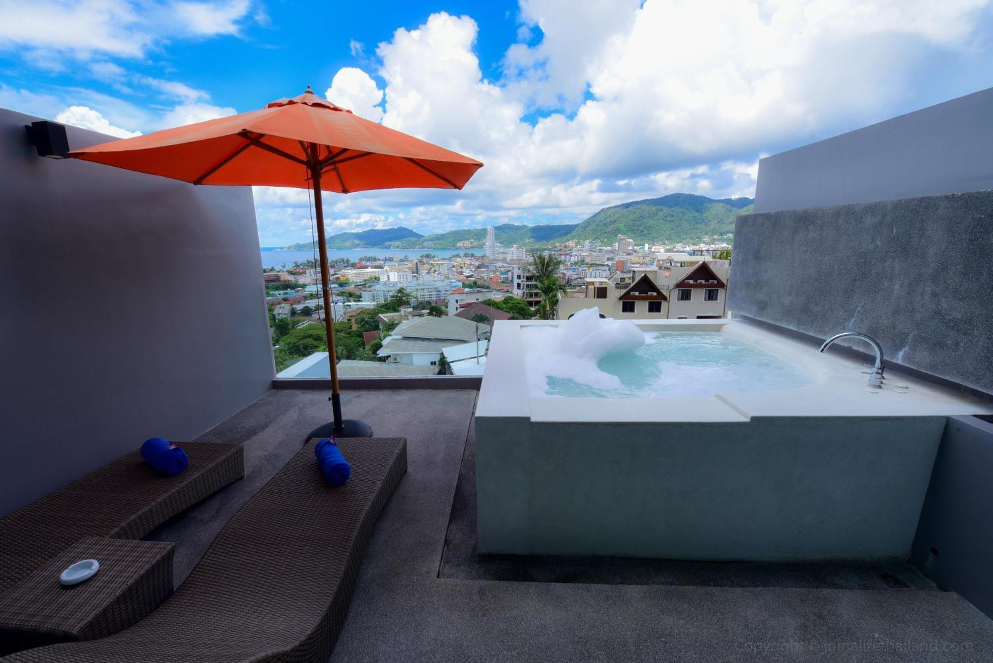 Patong Bay Hill Hotel Eksteriør billede